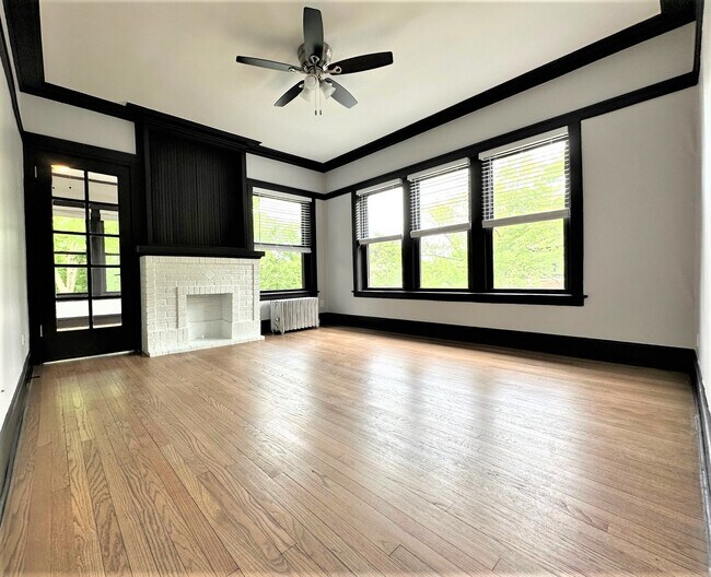 Foto del edificio - 1400 W Summerdale Ave