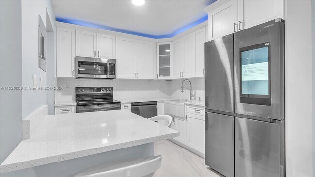 Building Photo - 5680 SW 3rd Pl