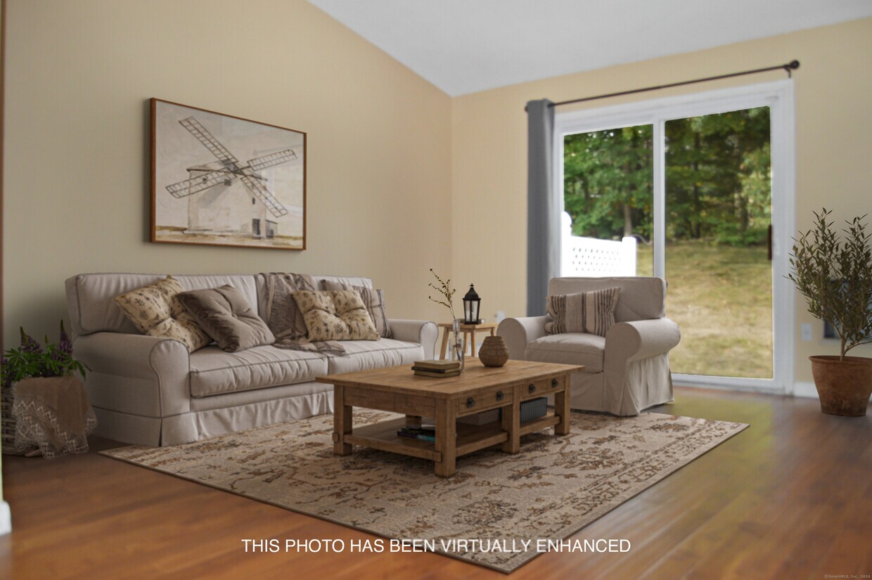 Foto principal - 50 E Hill Rd