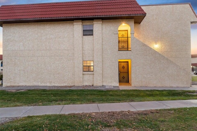Foto del edificio - 833 Country Club Dr SE