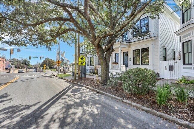 Building Photo - 547 E Gwinnett St