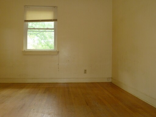 Building Photo - 1035 Mountain View St