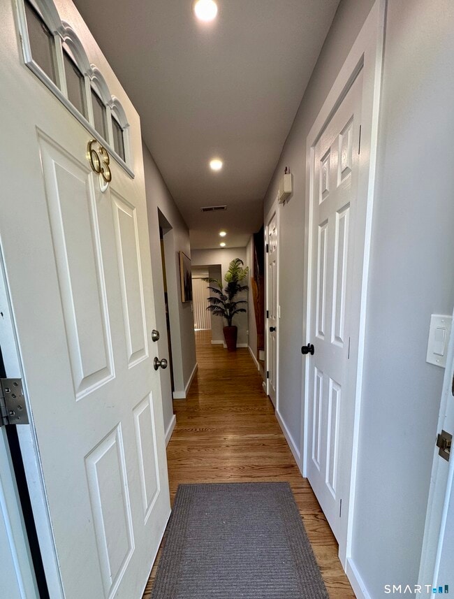 Building Photo - 25 Padanaram Rd