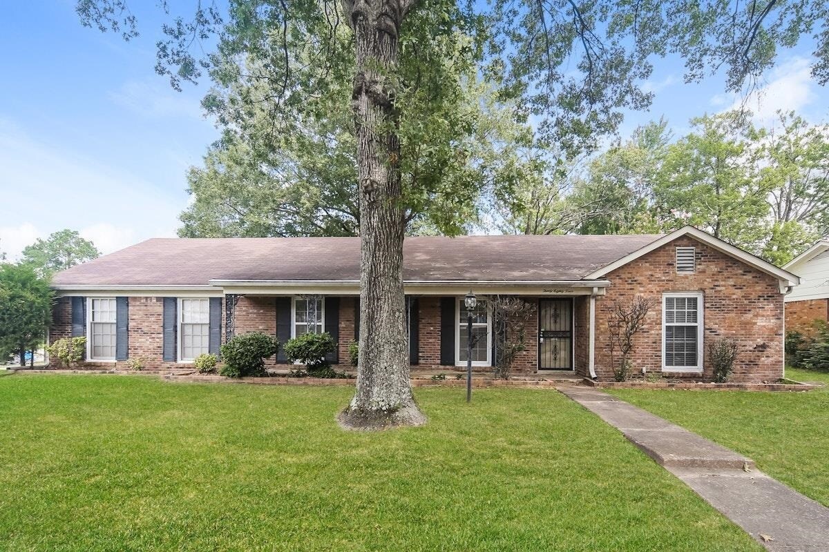 Primary Photo - 3084 Kemper Dr