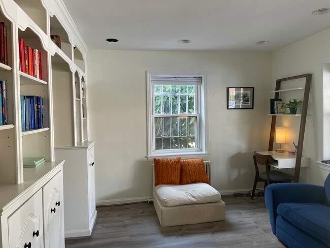 Building Photo - 7036 Strathmore St