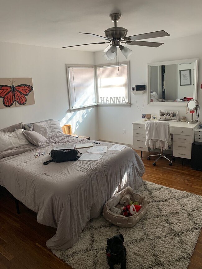 Building Photo - PRE-LEASING 3/2 in Medical District!