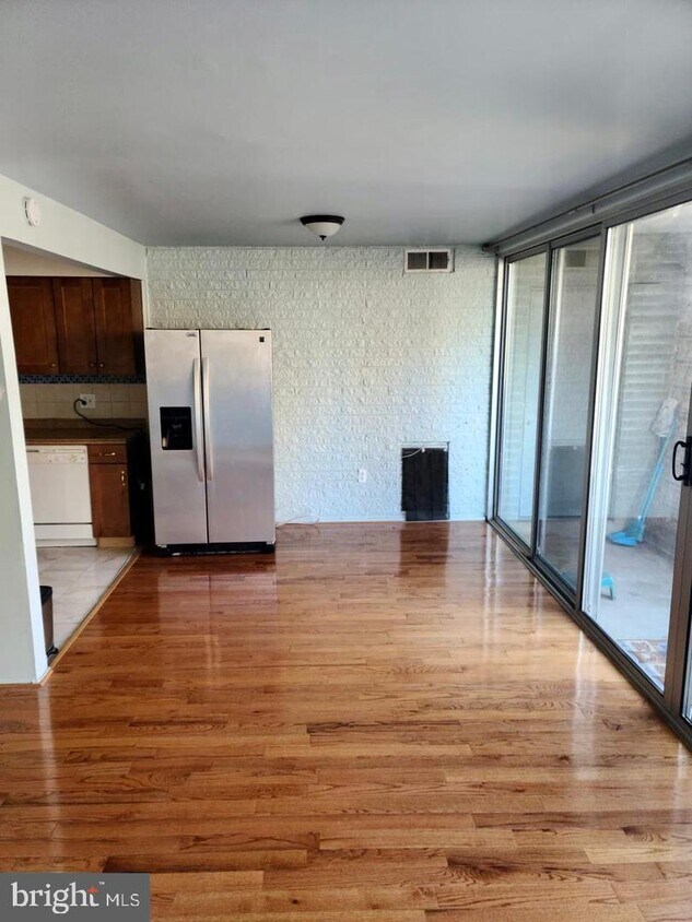 Foto principal - 1830 Metzerott Rd