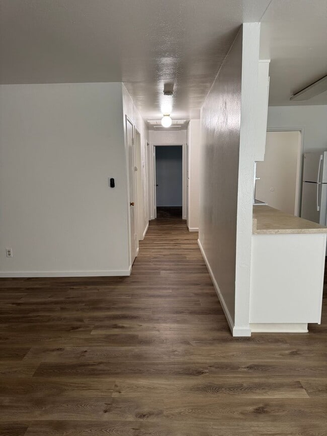 Building Photo - Cozy 3 Bedroom Home