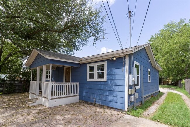 Building Photo - 1116 Ebert Ave