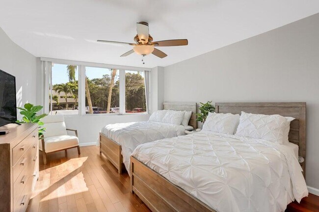Foto del edificio - 3912 S Ocean Blvd