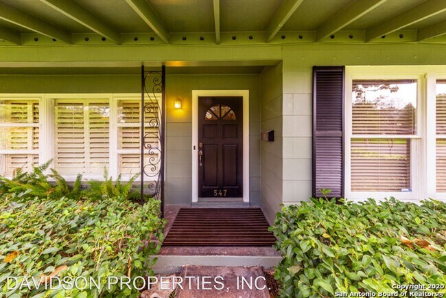 Foto del edificio - 4 br, 2 bath House - 547 Robinhood Pl