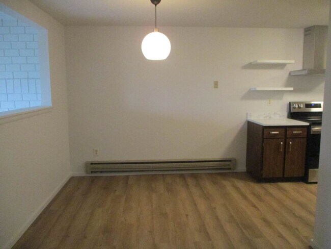 Building Photo - 6409