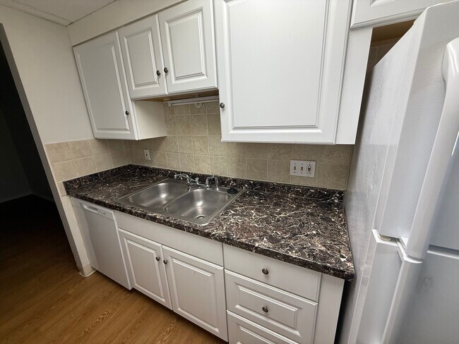 Foto del edificio - 5266 Grafton Rd