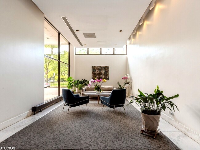 Foto del edificio - 6171 N Sheridan Rd