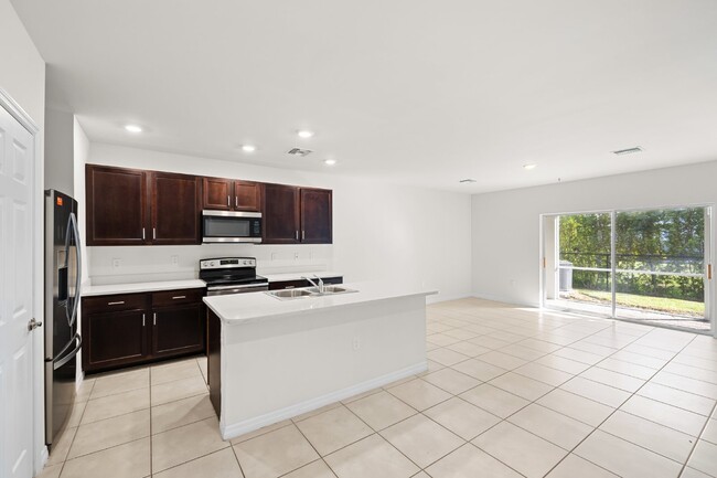 Foto del edificio - 3 Bedroom Townhome in North Naples communi...