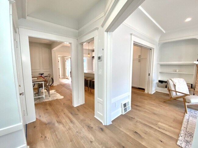 Foto del edificio - Gorgeous Richmond Home w/Deck and Yard