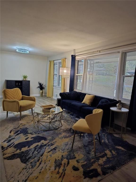 Foto del edificio - 6702 Songwood Dr