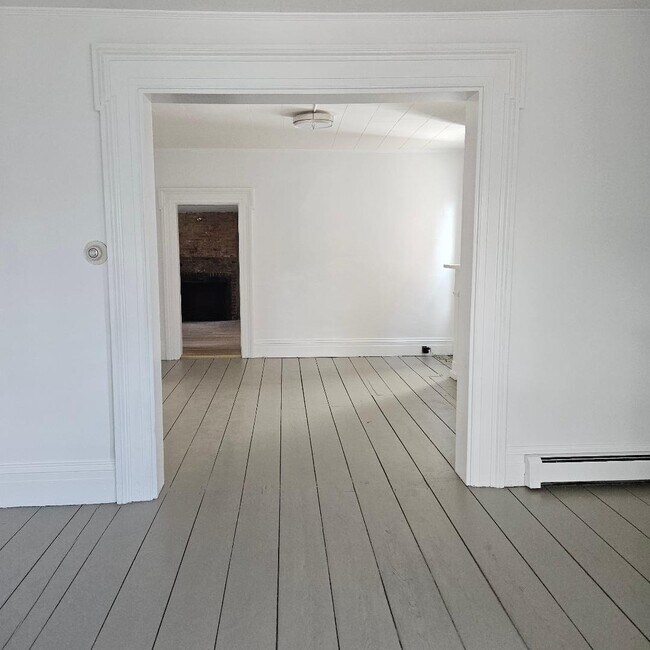 Building Photo - 29 Delano St