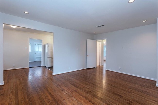Building Photo - 6615 Del Norte Ln