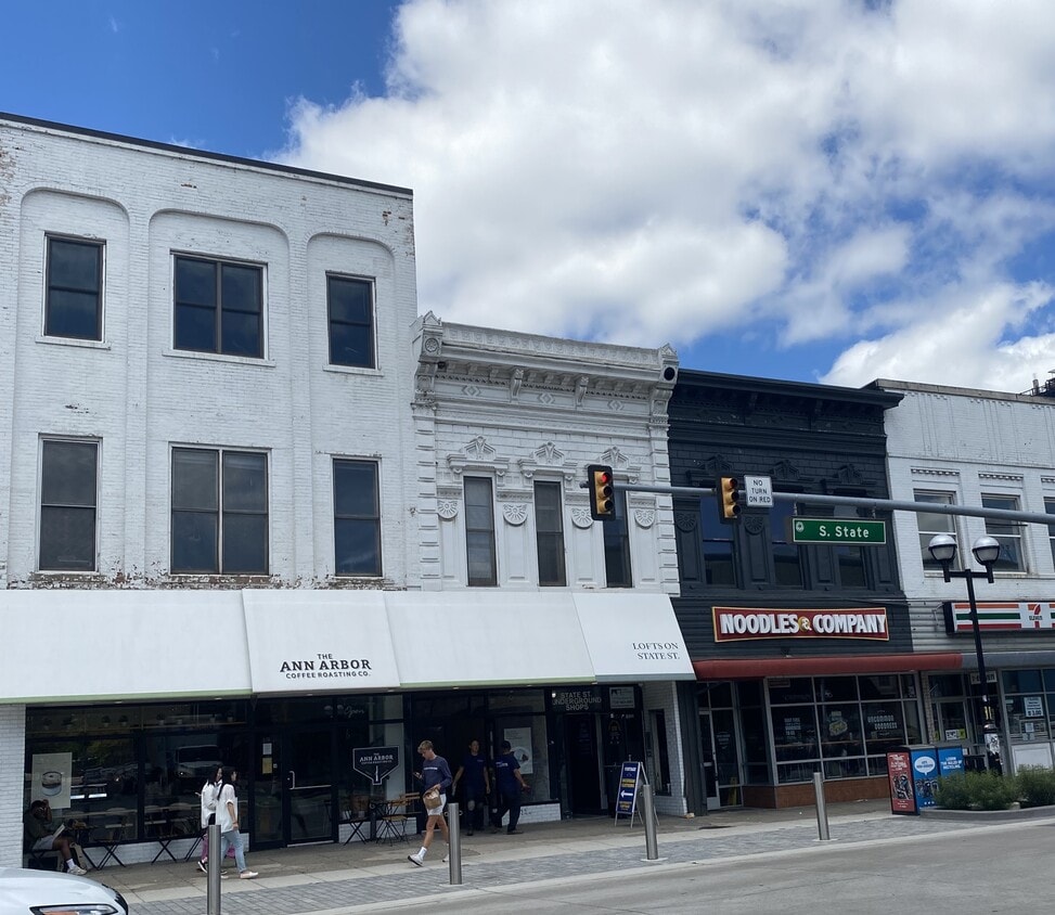Building Photo - 322 S State St