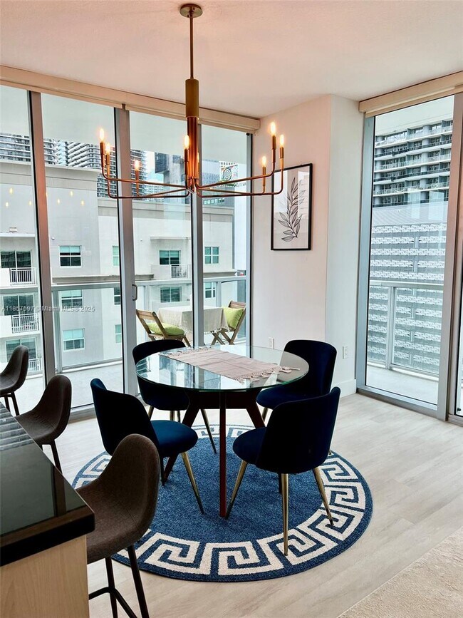 Foto del edificio - 1111 SW 1st St