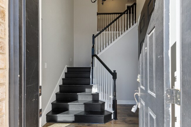 Building Photo - 8359 Sequoia Way