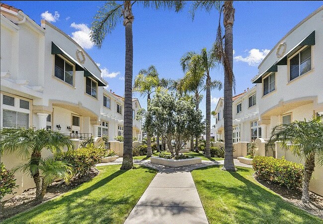 Foto del edificio - 1340 El Prado Ave