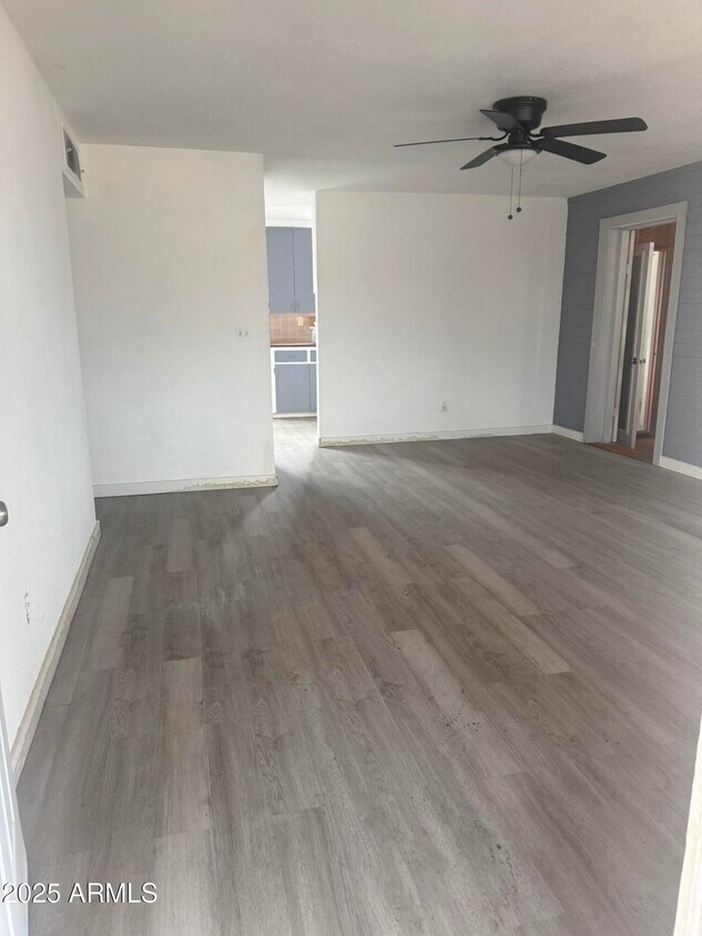 Primary Photo - 204 N E St