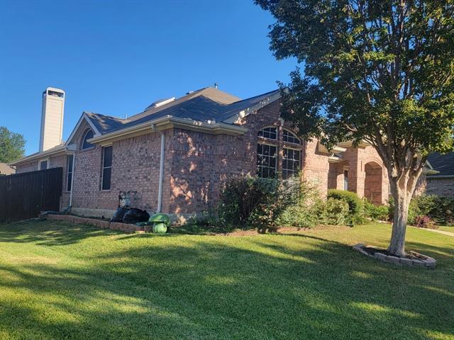 Building Photo - 2105 Wallbrook Dr
