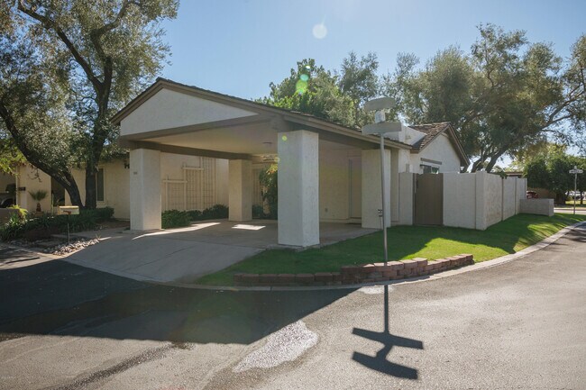 Foto del edificio - 1501 E Nicolet Ave