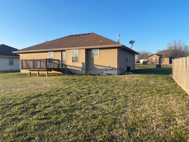 Building Photo - The Rivers- Ozark