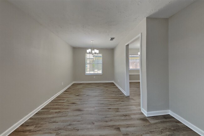 Foto del edificio - 2314 Pebbledowne Cir