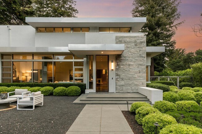 Building Photo - 20 Denham Ct