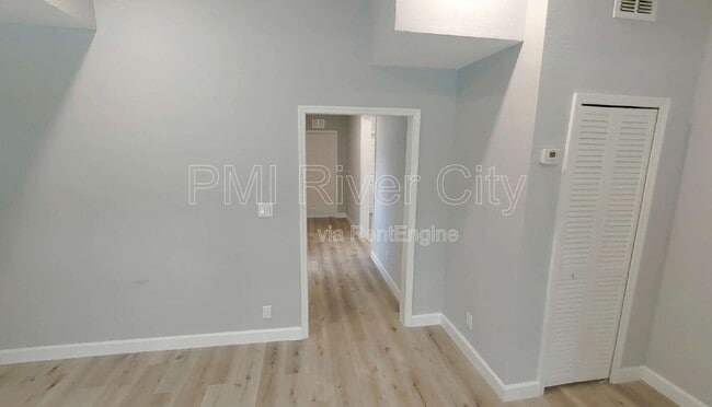 Foto del edificio - 151 W 17th St