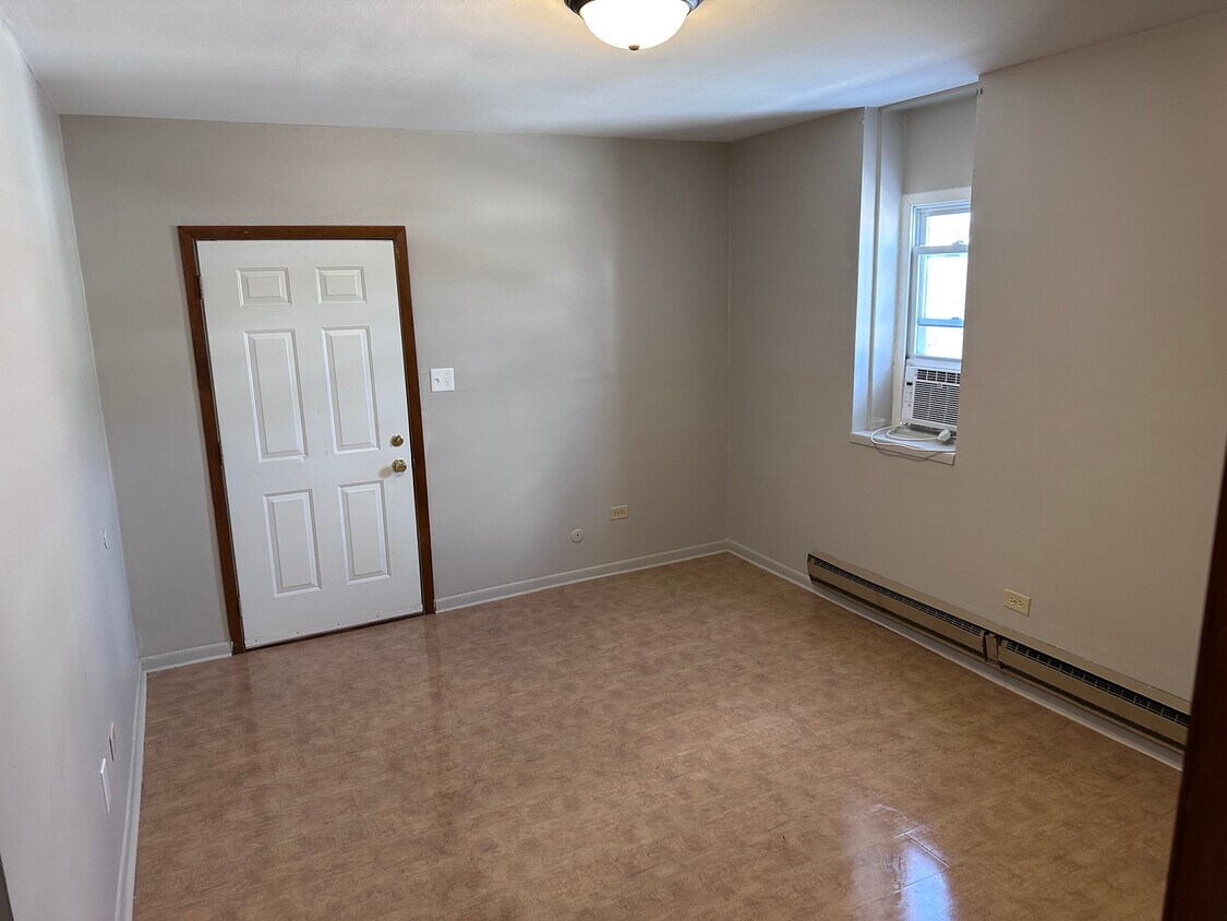 110 N Washington Ave Unit 110, Bradley, IL 60915 Condo for Rent in