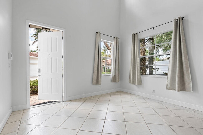 Building Photo - 564 Tomahawk Ct