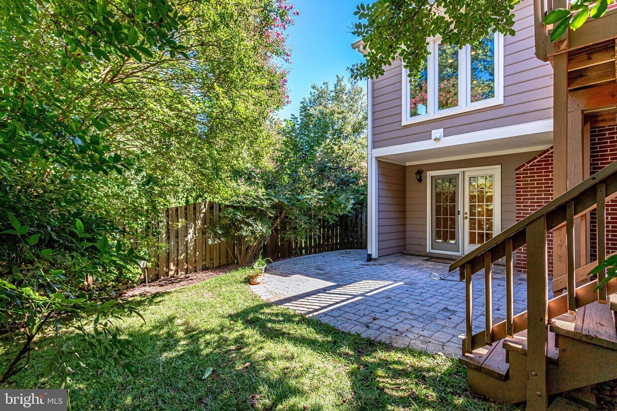 Primary Photo - 6812 McLean Province Cir