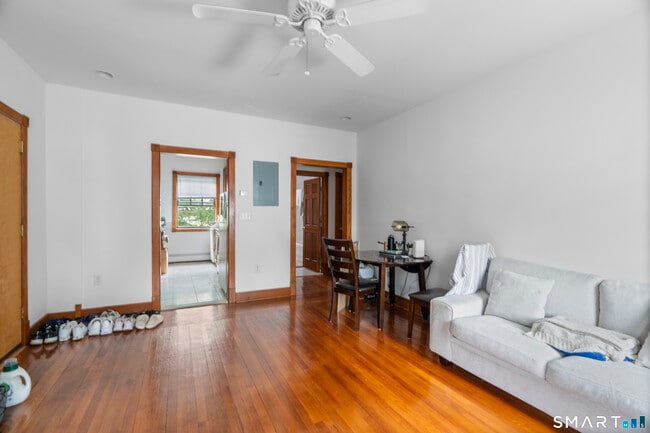 Building Photo - 623 Whitney Ave