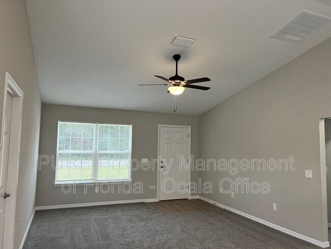 Foto del edificio - 194 Fisher Loop