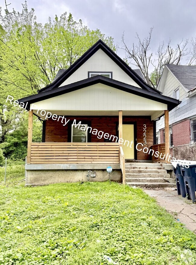 Building Photo - 3223 E 6 St
