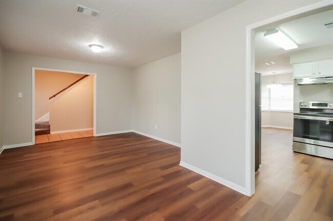 Building Photo - 6839 Blue Ridge Dr