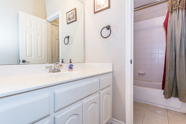 Foto del edificio - 716 Sugar Valley Rd