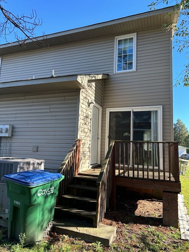 Foto del edificio - Pre Lease This Townhome Today!!!