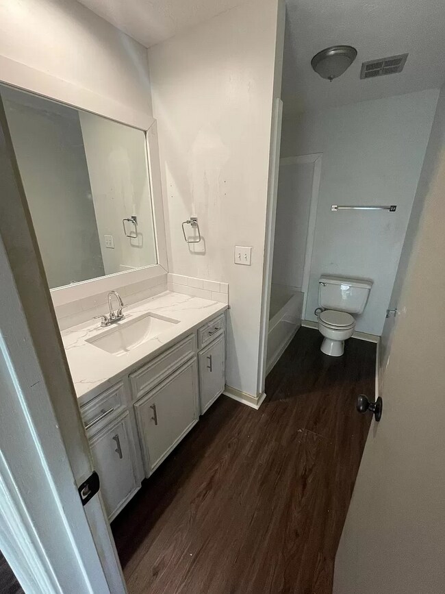 Foto del edificio - 412 Lindale St