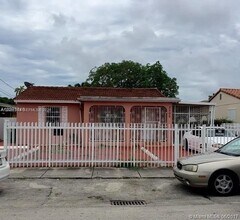 Building Photo - 3500 NW 16th Terrace