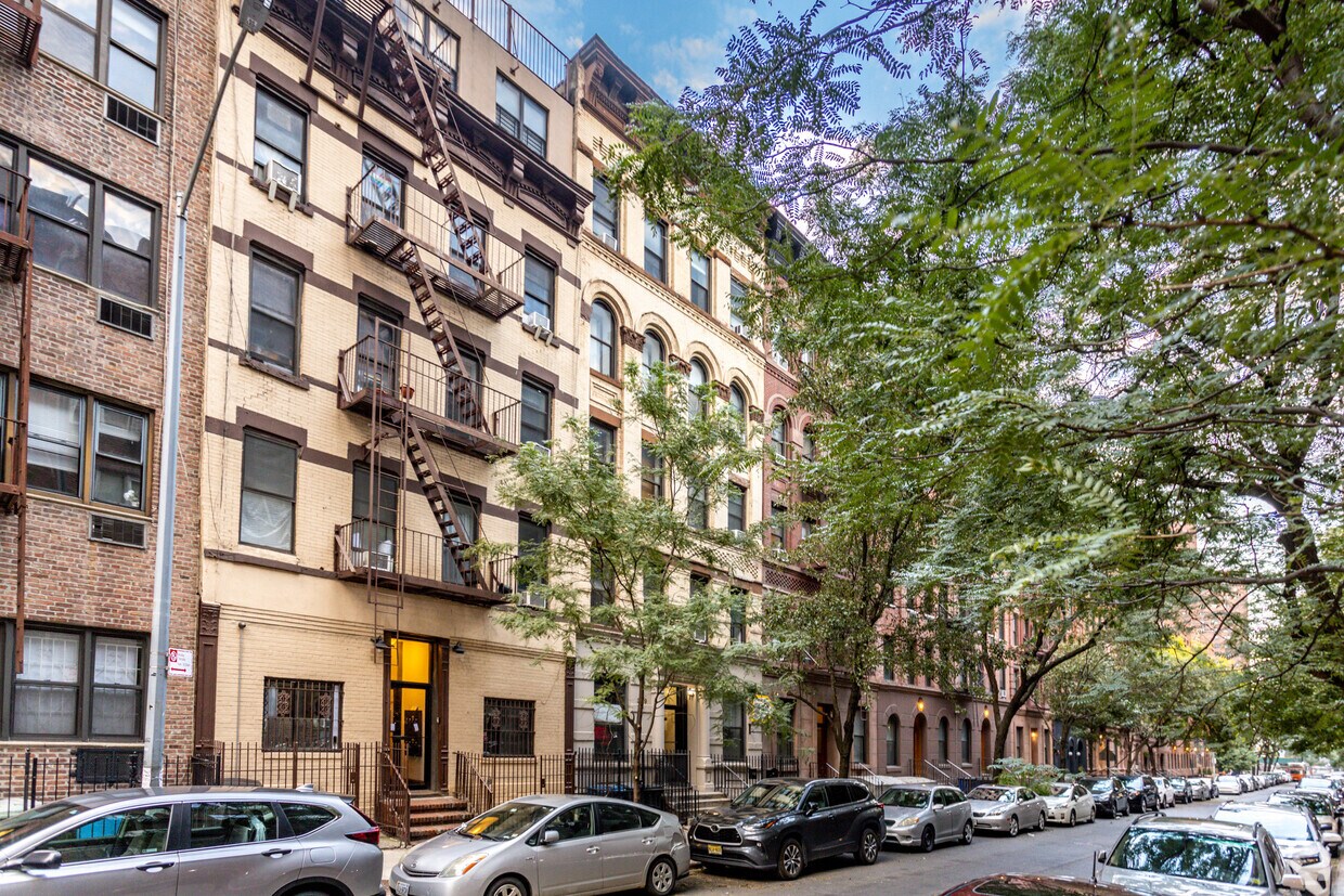 Primary Photo - 309 E 93rd St