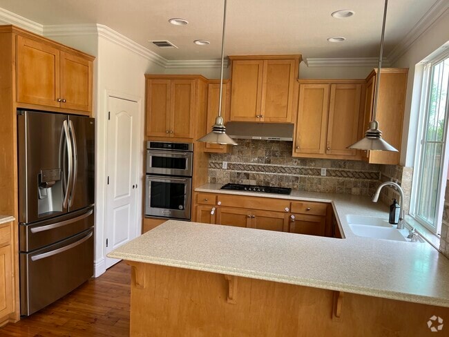 Building Photo - 2553 McLaren Ln