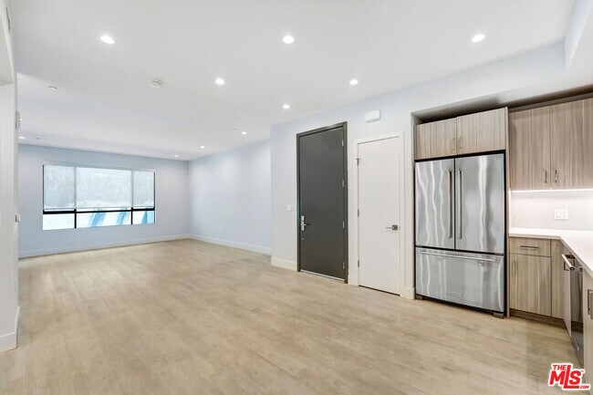 Foto del edificio - 5955 Saturn St