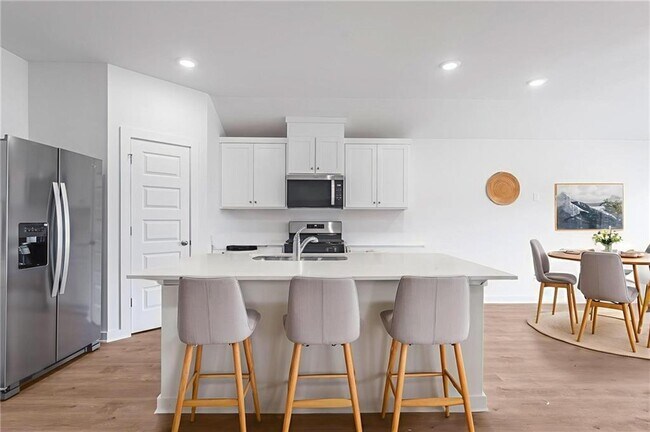 Building Photo - 4651 W Aurora St