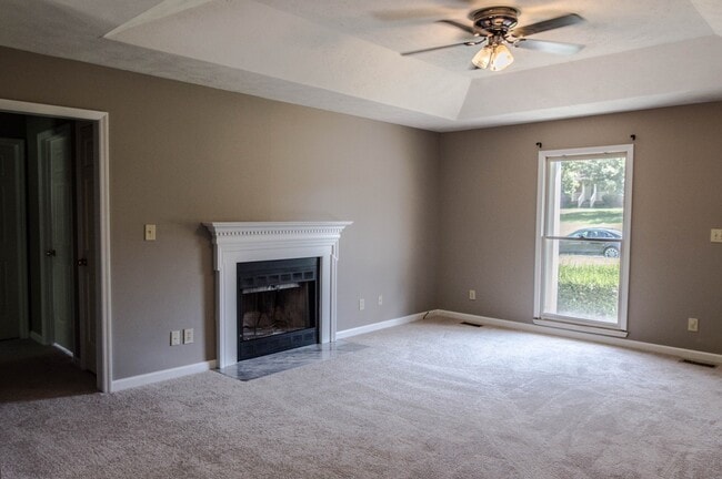 Building Photo - Ranch Home on Creek Lot!